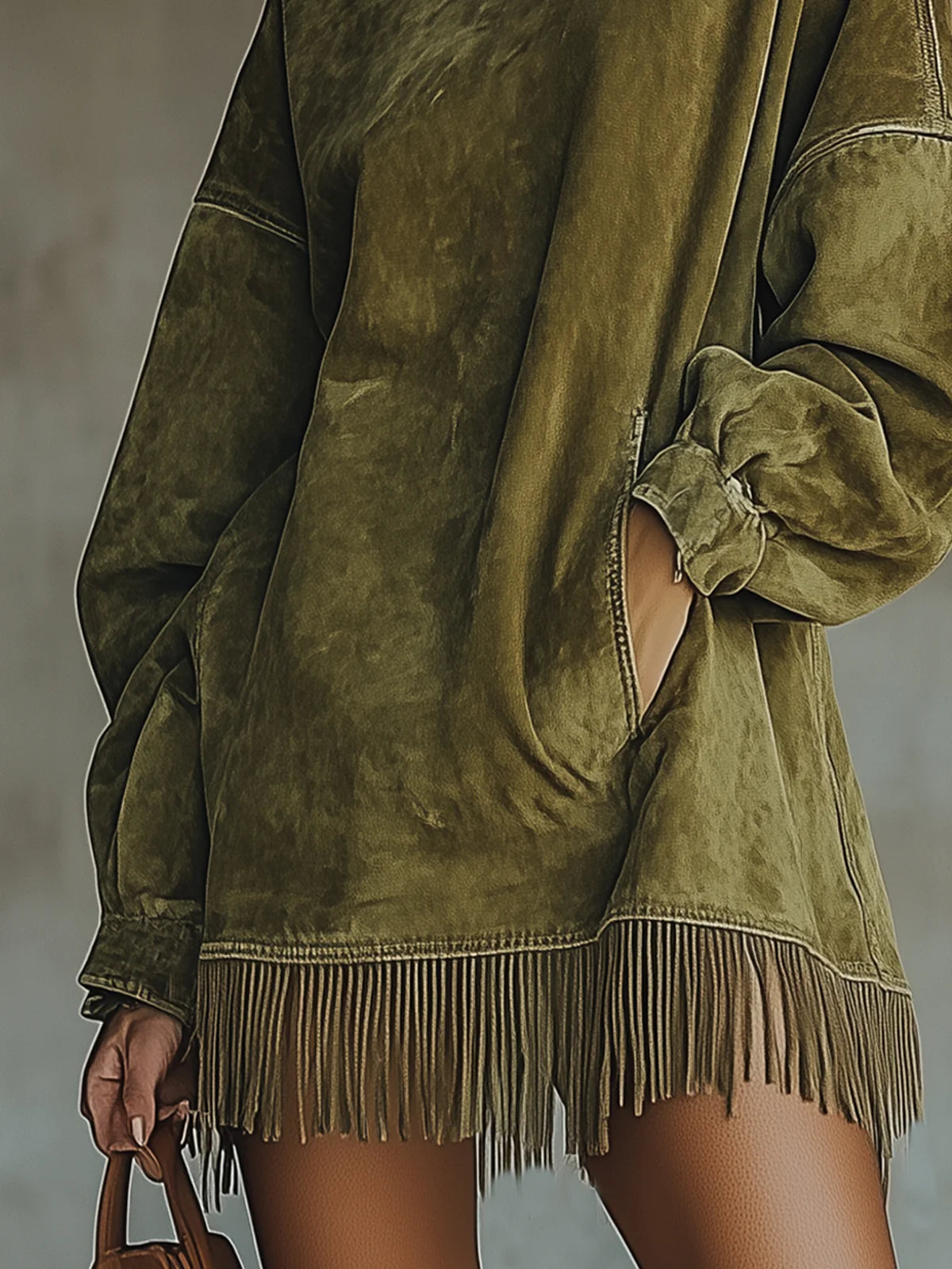 Greta - Vestido de Terciopelo con Cuello Alto y Flecos