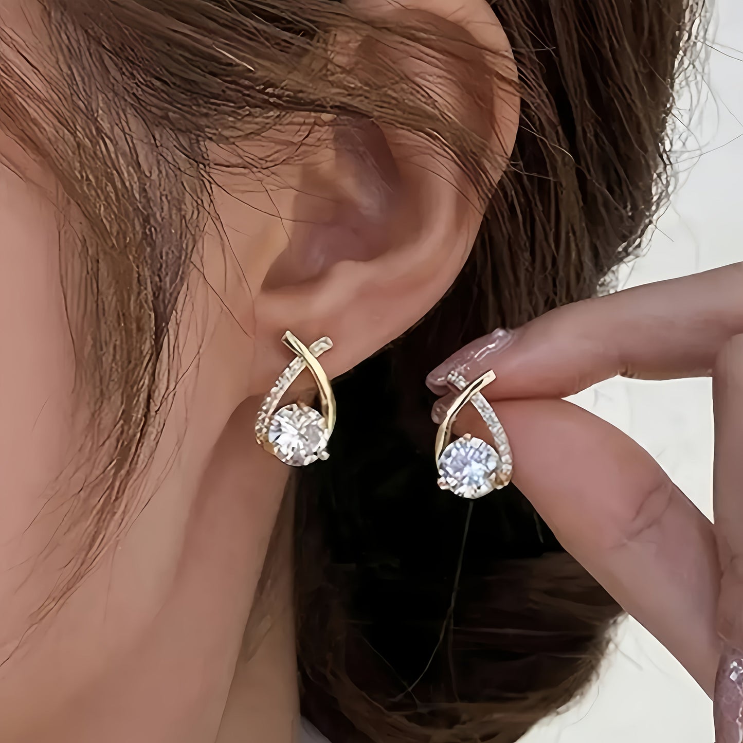 Soledad - Pendientes con Cruz Dorada y Circonita