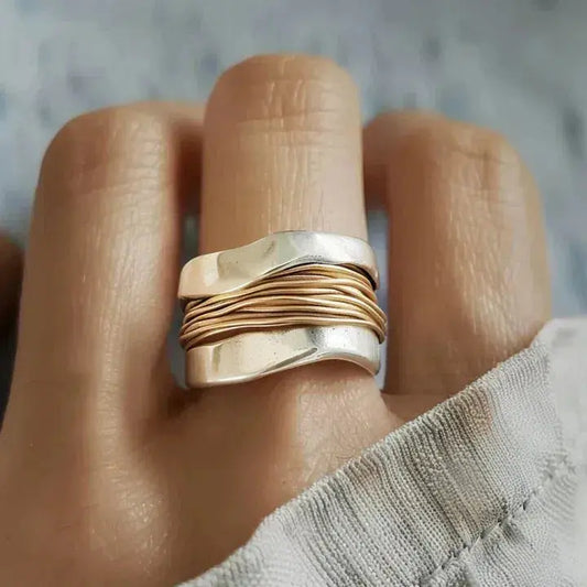 Carmen - Anillo de Plata con Hilo Dorado