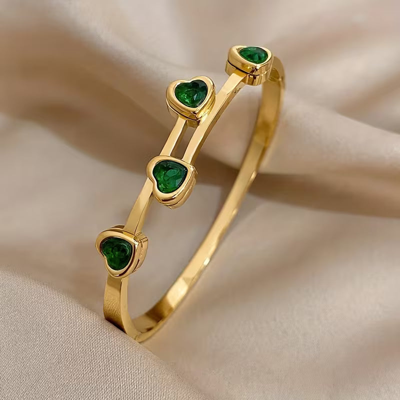 Estela - Pulsera Corazones Verdes | Dorado