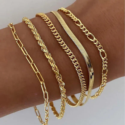 Emilia - Set de Pulseras de 5 Piezas en Oro