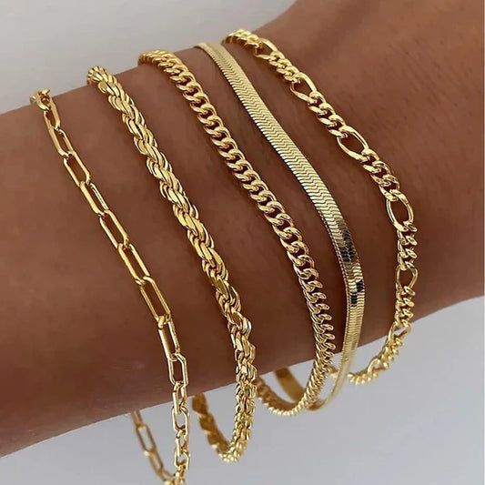 Emilia - Set de Pulseras de 5 Piezas en Oro