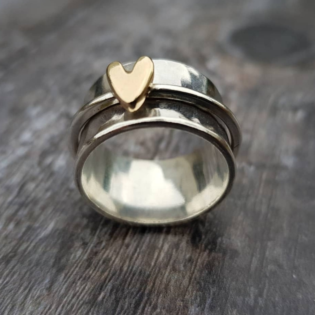 Isabel - Anillo de Plata con Corazón Dorado