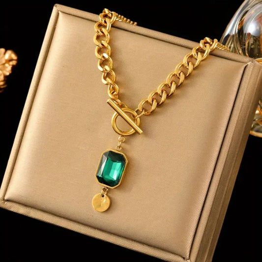 Collar con Dije de Esmeralda