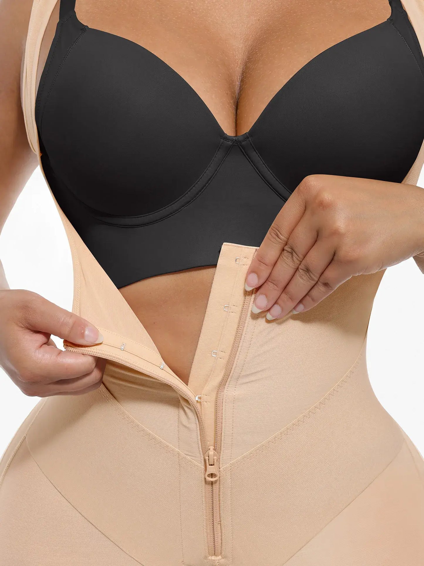 Body Moldeador en U con Control de Abdomen y Realce de Glúteos