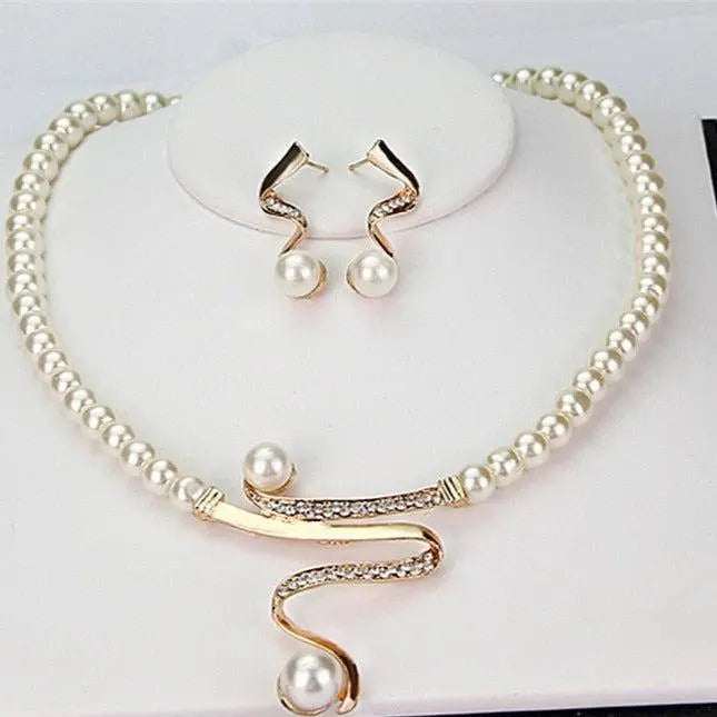 Fabiola - Conjunto de Collar y Pendientes con Perlas Naturales