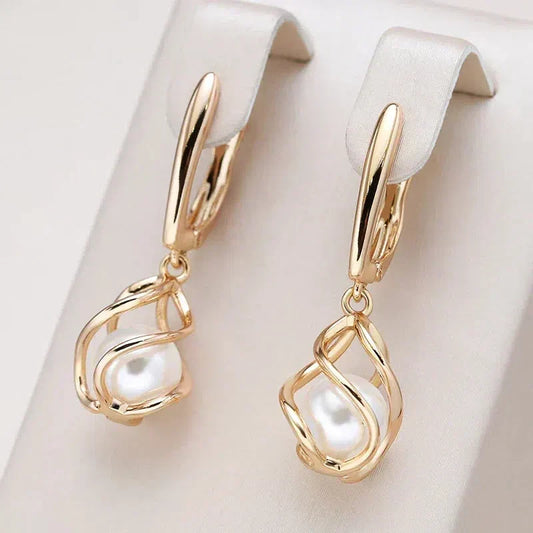 Aretes Elegantes de Perla en Oro