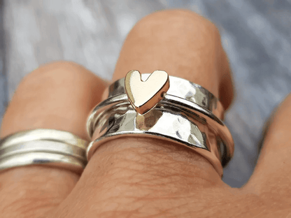 Isabel - Anillo de Plata con Corazón Dorado