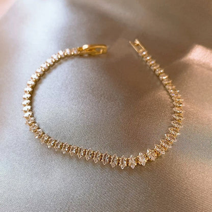 Estefanía - Brazalete Tenis Dorado