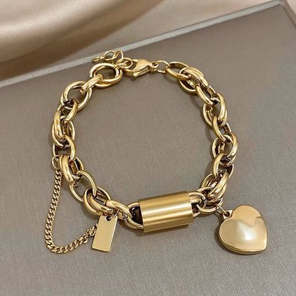 Guadalupe - Pulsera con Dije de Corazón Dorado