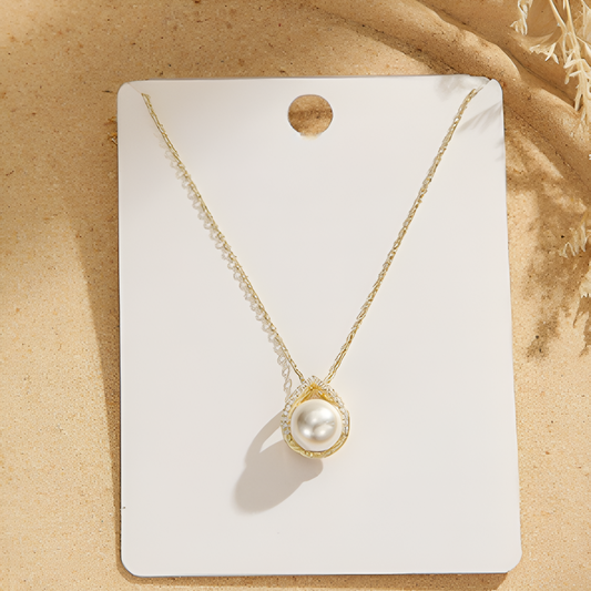 Collar Elegante con Perla Colgante