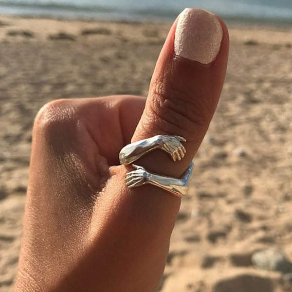 Ángeles - Anillo Abrazo Plateado Ajustable