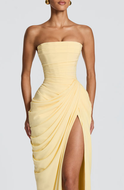 Diana - Vestido Maxi Elegante con Drapeado y Abertura Alta
