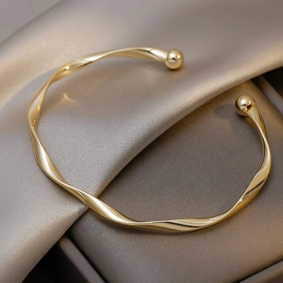Marisol - Pulsera Dorada Elegante