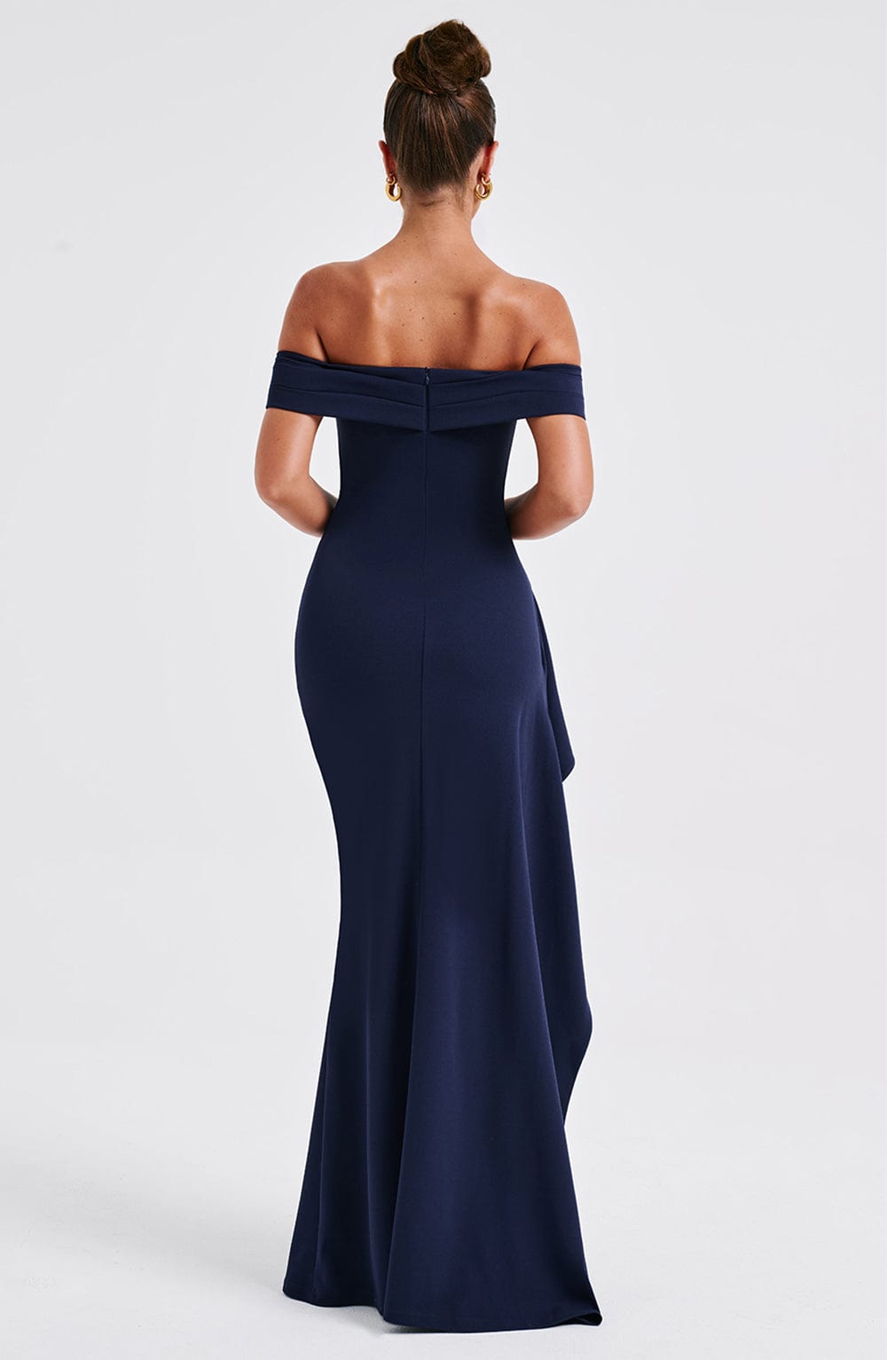 Alba - Vestido Maxi de Satén con Hombros Descubiertos