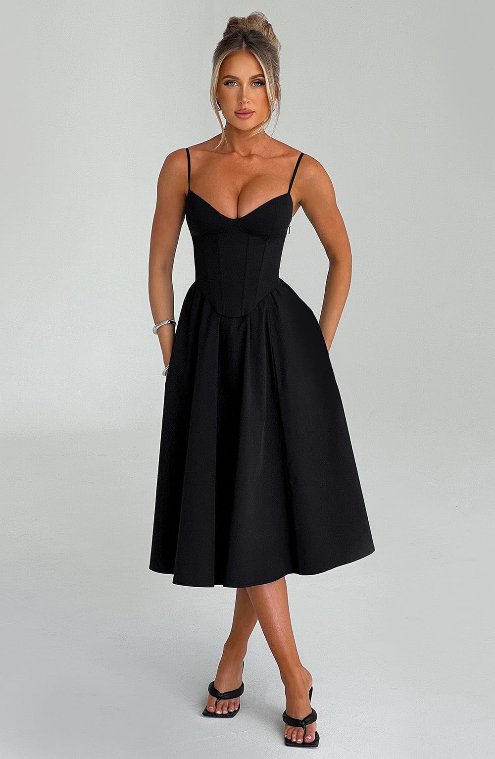 Marta - Vestido Midi Elegante Estilo Corsé