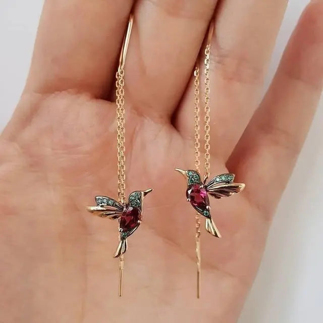Amalia - Pendientes de Alambre con Colibrí en Oro y Cristales