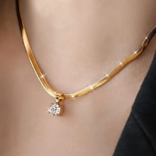 Elegant - Collar Dorado con Colgante de Circonita