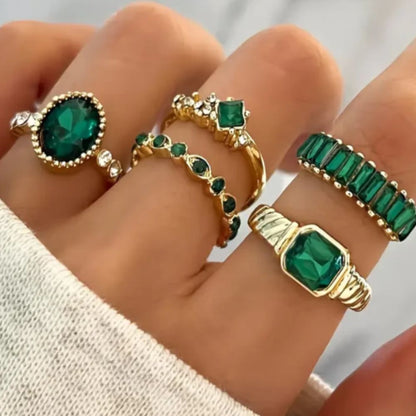 Zarina - Set de Anillos Dorados con Esmeralda