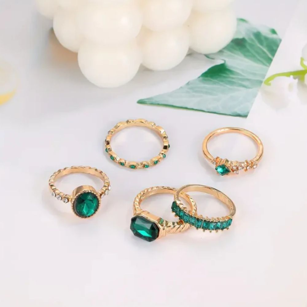Zarina - Set de Anillos Dorados con Esmeralda